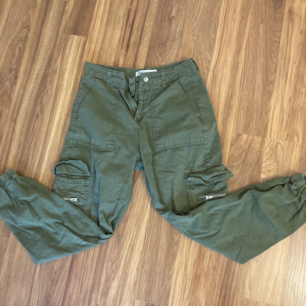 ZARA womens green cargo pants